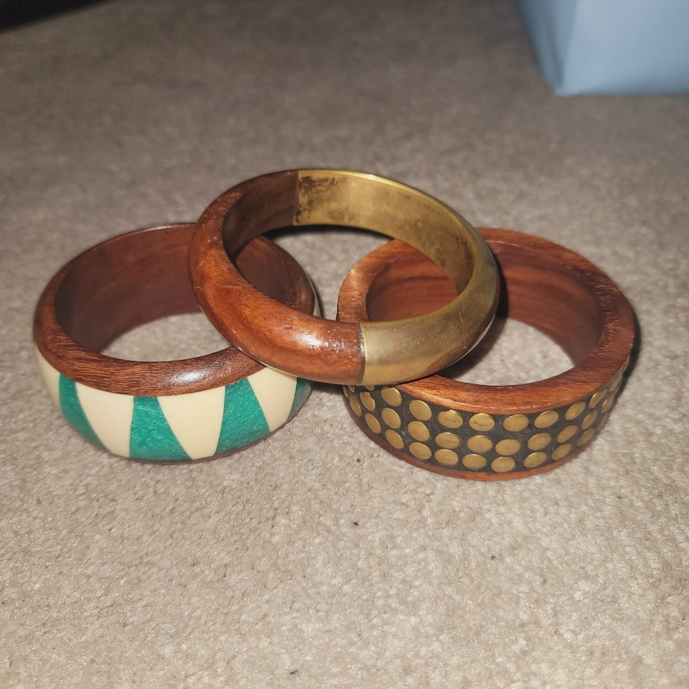 Wooden bracelets trio